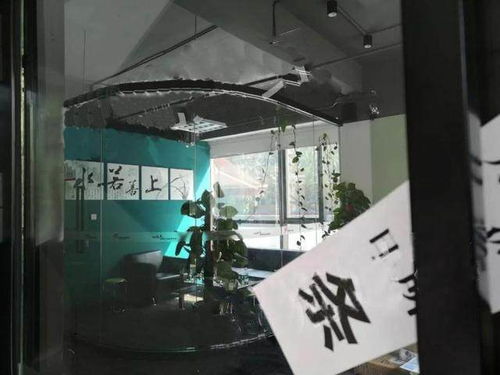 男子威胁要查封商家门店，权力与法律的较量