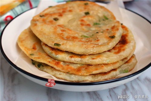 葱油饼的家常做法，外酥里软，香气扑鼻！